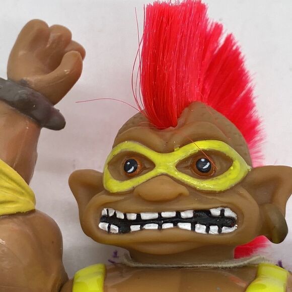 Vintage Stone Protectors Troll Chester the Wrestler Action Figure Cape 1992 - Picture 7 of 13